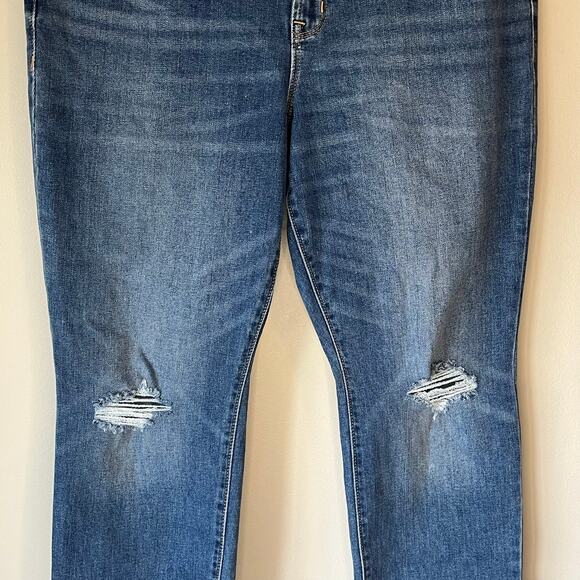Old Navy Medium Wash High Rise Power Slim Distressed Straight Jean Size 14 - Picture 7 of 11